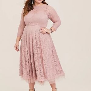 TORRID SPECIAL OCCASION BLUSH LACE MIDI DRESS